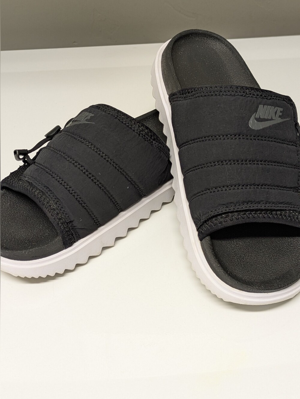 Nike Women's Slides Asuna Quilted Black White Toggle Slides Sz 10